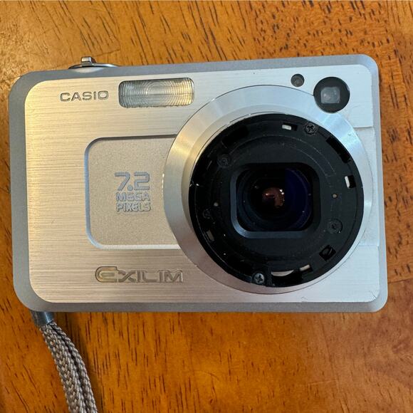 CASIO EXILIM EX-2750 7.2 Mega Pixels 3X Zoom With Charger USB Cradle - Picture 16 of 16